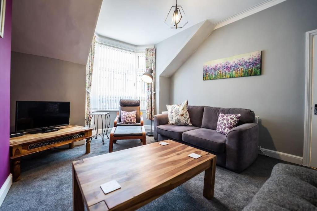 Cosy And Convenient Sunderland Apartment Luaran gambar